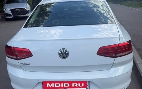 Volkswagen Passat B8 рестайлинг, 2018 год, 1 850 000 рублей, 4 фотография