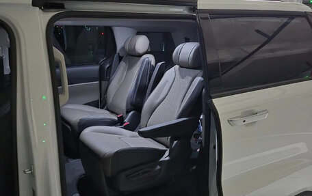 KIA Carnival, 2026 год, 5 000 000 рублей, 9 фотография