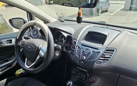 Ford Fiesta, 2015 год, 760 000 рублей, 15 фотография