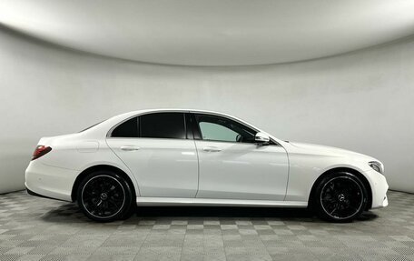 Mercedes-Benz E-Класс, 2020 год, 3 299 000 рублей, 4 фотография