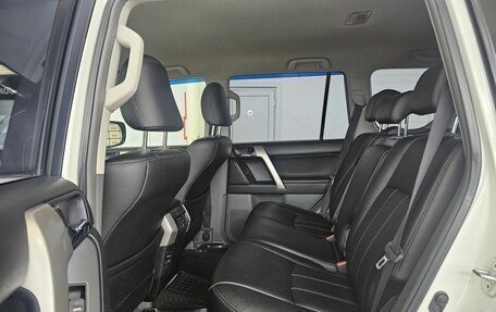 Toyota Land Cruiser Prado 150 рестайлинг 2, 2012 год, 3 099 000 рублей, 15 фотография