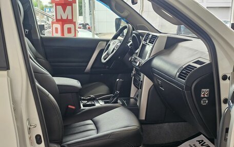 Toyota Land Cruiser Prado 150 рестайлинг 2, 2012 год, 3 099 000 рублей, 18 фотография