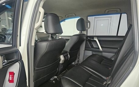 Toyota Land Cruiser Prado 150 рестайлинг 2, 2012 год, 3 099 000 рублей, 16 фотография