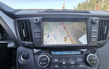 Toyota RAV4, 2017 год, 2 299 000 рублей, 10 фотография