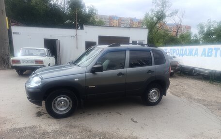 Chevrolet Niva I рестайлинг, 2017 год, 730 000 рублей, 3 фотография