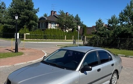 Mitsubishi Carisma I, 2003 год, 250 000 рублей, 2 фотография