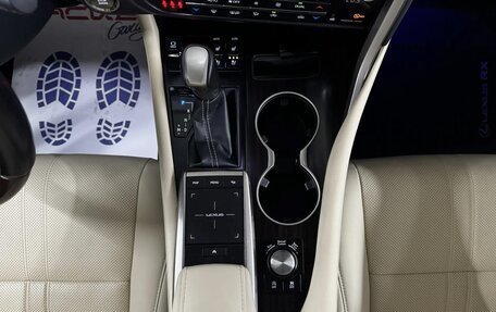 Lexus RX IV рестайлинг, 2020 год, 5 450 000 рублей, 29 фотография