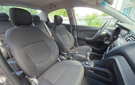 KIA Rio III рестайлинг, 2015 год, 820 000 рублей, 10 фотография