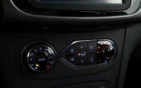Renault Logan II, 2014 год, 949 777 рублей, 16 фотография