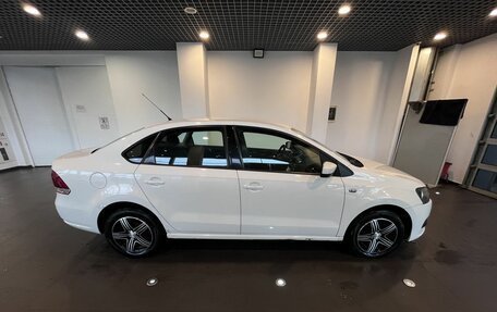 Volkswagen Polo VI (EU Market), 2011 год, 560 000 рублей, 2 фотография