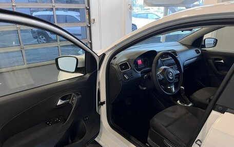 Volkswagen Polo VI (EU Market), 2011 год, 560 000 рублей, 21 фотография