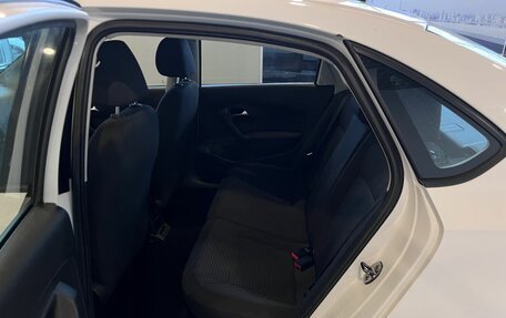 Volkswagen Polo VI (EU Market), 2011 год, 560 000 рублей, 25 фотография
