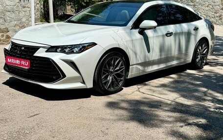 Toyota Avalon, 2022 год, 4 900 000 рублей, 1 фотография