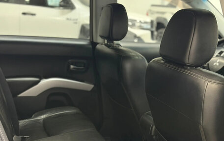 Mitsubishi Outlander III рестайлинг 3, 2007 год, 1 175 000 рублей, 13 фотография