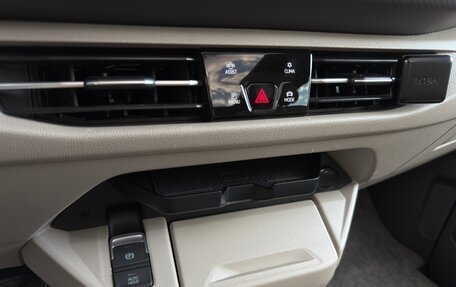 Volkswagen Multivan, 2022 год, 7 900 000 рублей, 14 фотография
