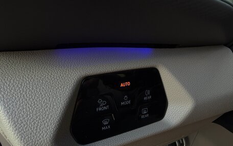 Volkswagen Multivan, 2022 год, 7 900 000 рублей, 17 фотография