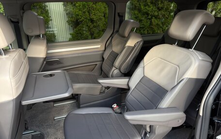 Volkswagen Multivan, 2022 год, 7 900 000 рублей, 21 фотография