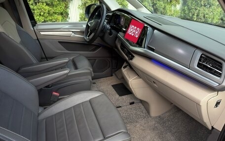 Volkswagen Multivan, 2022 год, 7 900 000 рублей, 11 фотография