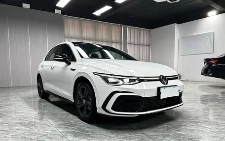 Volkswagen Golf VIII, 2023 год, 1 700 000 рублей, 1 фотография