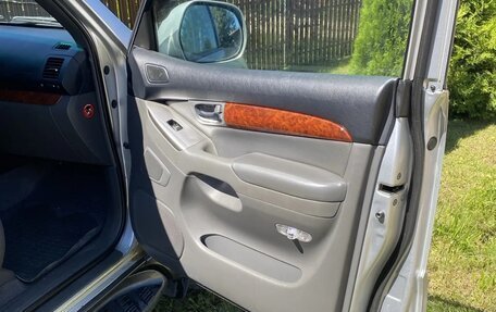 Toyota Land Cruiser Prado 120 рестайлинг, 2006 год, 1 700 000 рублей, 11 фотография
