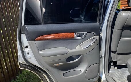 Toyota Land Cruiser Prado 120 рестайлинг, 2006 год, 1 700 000 рублей, 13 фотография