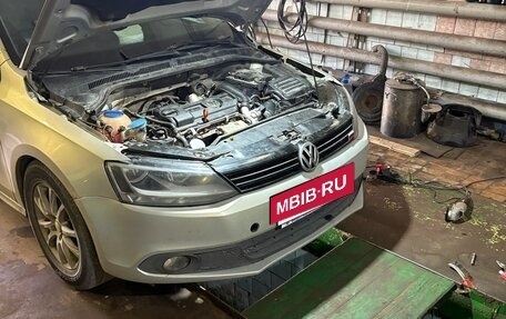 Volkswagen Jetta VI, 2011 год, 610 000 рублей, 3 фотография