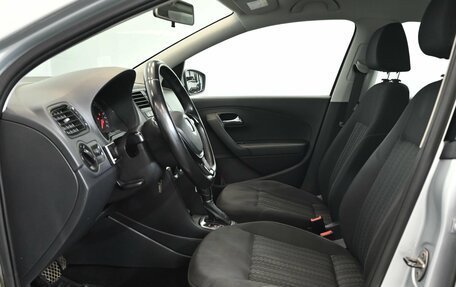 Volkswagen Polo VI (EU Market), 2015 год, 900 000 рублей, 10 фотография