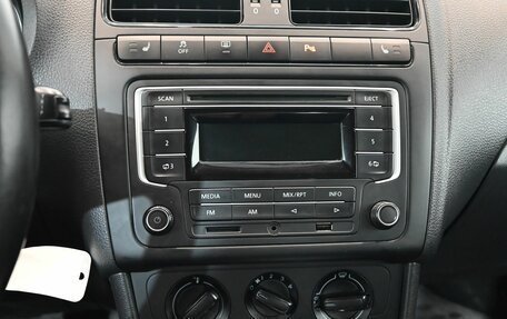 Volkswagen Polo VI (EU Market), 2015 год, 900 000 рублей, 15 фотография