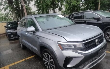 Volkswagen Taos, 2021 год, 2 050 000 рублей, 4 фотография
