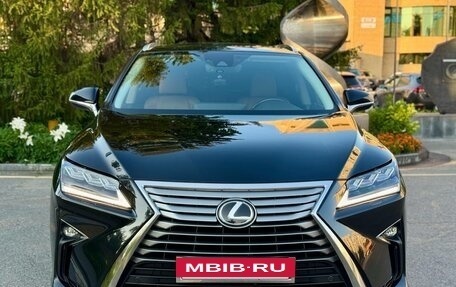 Lexus RX IV рестайлинг, 2017 год, 4 700 000 рублей, 10 фотография