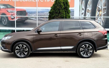 Mitsubishi Outlander III рестайлинг 3, 2021 год, 2 460 000 рублей, 8 фотография