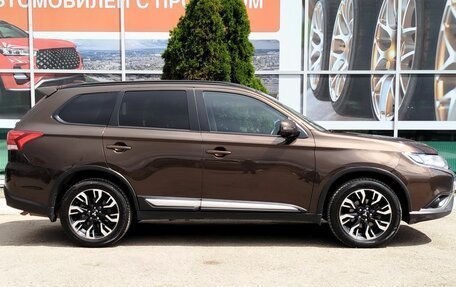 Mitsubishi Outlander III рестайлинг 3, 2021 год, 2 460 000 рублей, 4 фотография