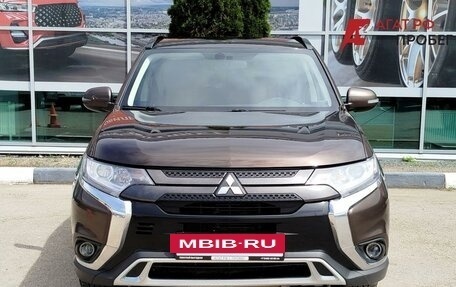 Mitsubishi Outlander III рестайлинг 3, 2021 год, 2 460 000 рублей, 2 фотография