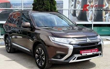 Mitsubishi Outlander III рестайлинг 3, 2021 год, 2 460 000 рублей, 3 фотография