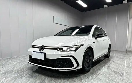 Volkswagen Golf VIII, 2023 год, 1 700 000 рублей, 2 фотография