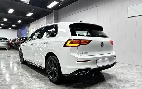 Volkswagen Golf VIII, 2023 год, 1 700 000 рублей, 4 фотография