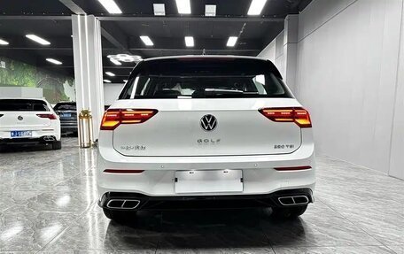 Volkswagen Golf VIII, 2023 год, 1 700 000 рублей, 6 фотография