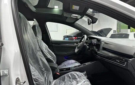 Volkswagen Golf VIII, 2023 год, 1 700 000 рублей, 11 фотография