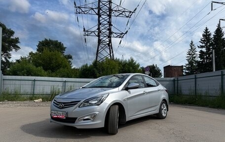 Hyundai Solaris II рестайлинг, 2014 год, 799 999 рублей, 1 фотография