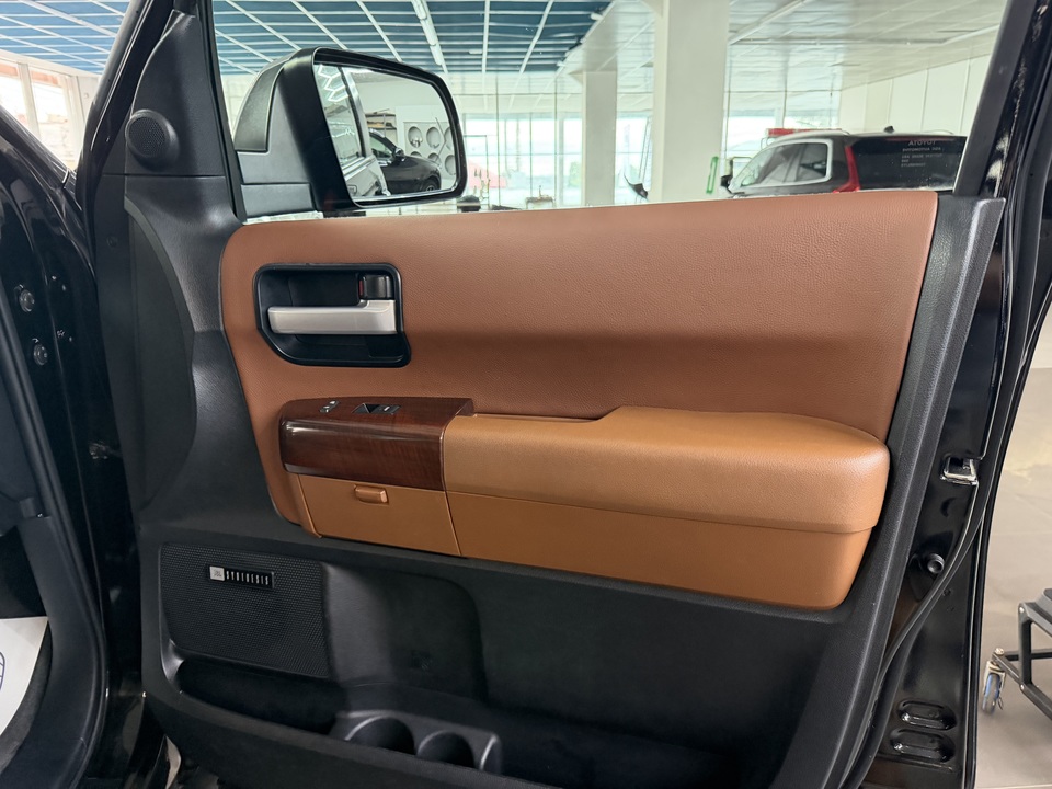 Toyota Sequoia II, 2011 год, 4 250 000 рублей, 10 фотография