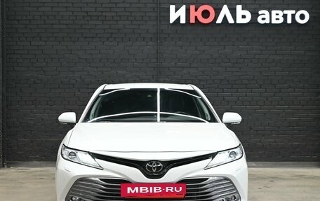 Toyota Camry, 2019 год, 3 290 000 рублей, 2 фотография