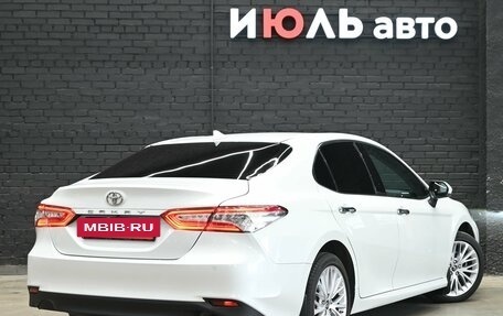 Toyota Camry, 2019 год, 3 290 000 рублей, 6 фотография