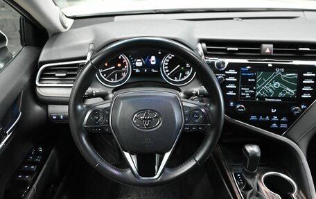 Toyota Camry, 2019 год, 3 290 000 рублей, 10 фотография