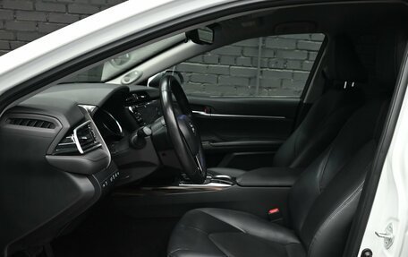 Toyota Camry, 2019 год, 3 290 000 рублей, 9 фотография