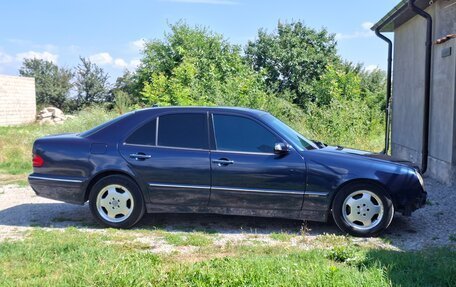 Mercedes-Benz E-Класс, 2000 год, 800 000 рублей, 3 фотография