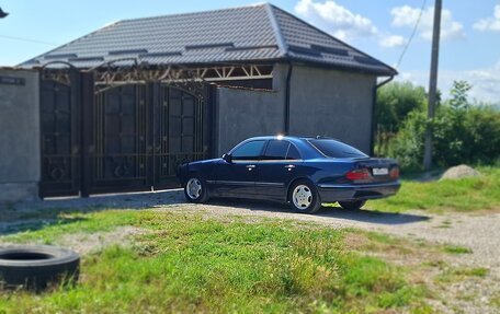 Mercedes-Benz E-Класс, 2000 год, 800 000 рублей, 7 фотография