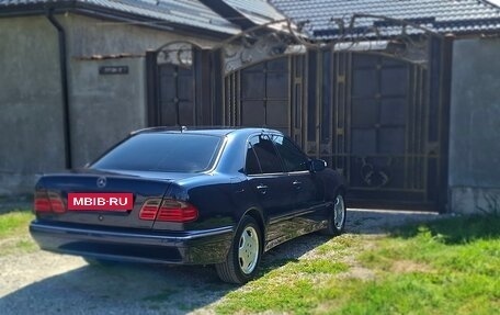Mercedes-Benz E-Класс, 2000 год, 800 000 рублей, 5 фотография