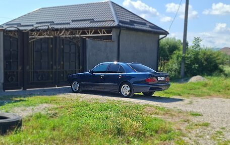 Mercedes-Benz E-Класс, 2000 год, 800 000 рублей, 8 фотография