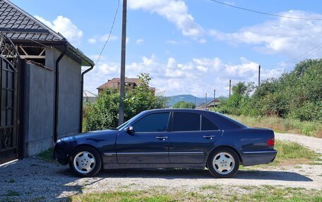 Mercedes-Benz E-Класс, 2000 год, 800 000 рублей, 9 фотография