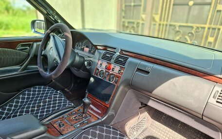 Mercedes-Benz E-Класс, 2000 год, 800 000 рублей, 15 фотография